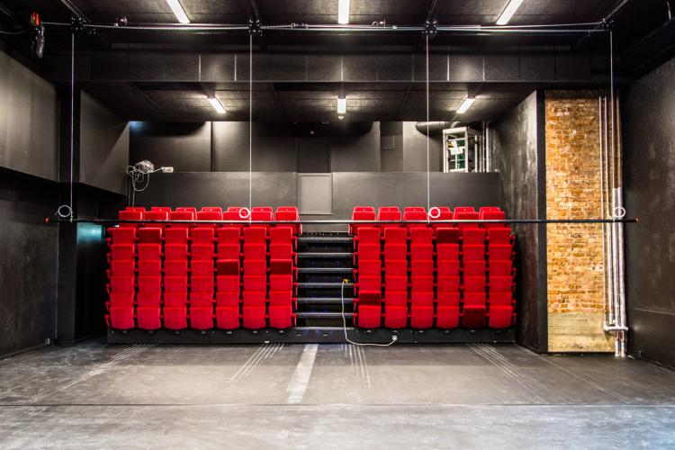 Teater Manu, inne i teatersalen